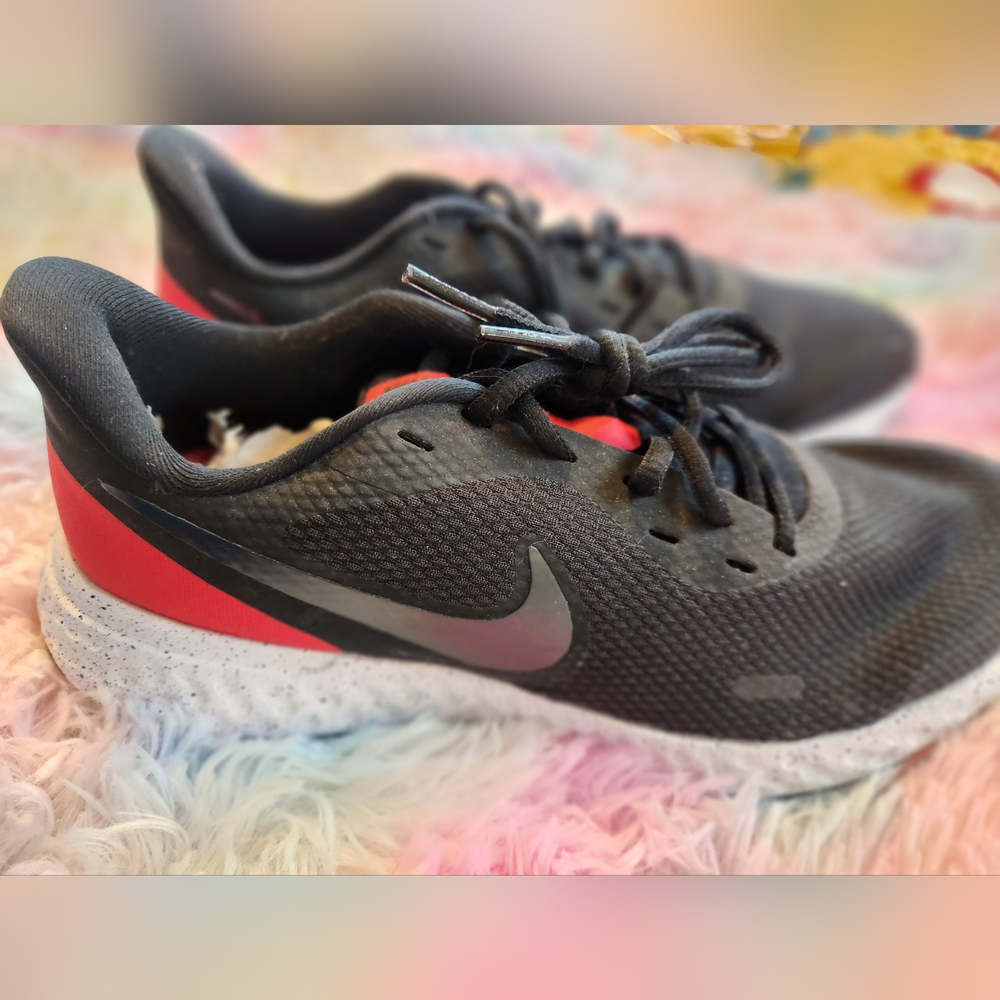 Nike revolution size  8.5